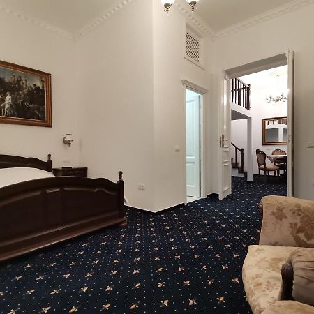 Weiss Little Palace Брашов Экстерьер фото