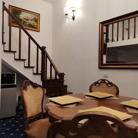Weiss Little Palace Брашов Экстерьер фото