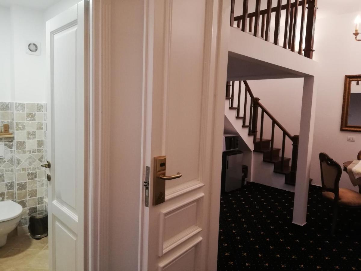 Weiss Little Palace Брашов Экстерьер фото