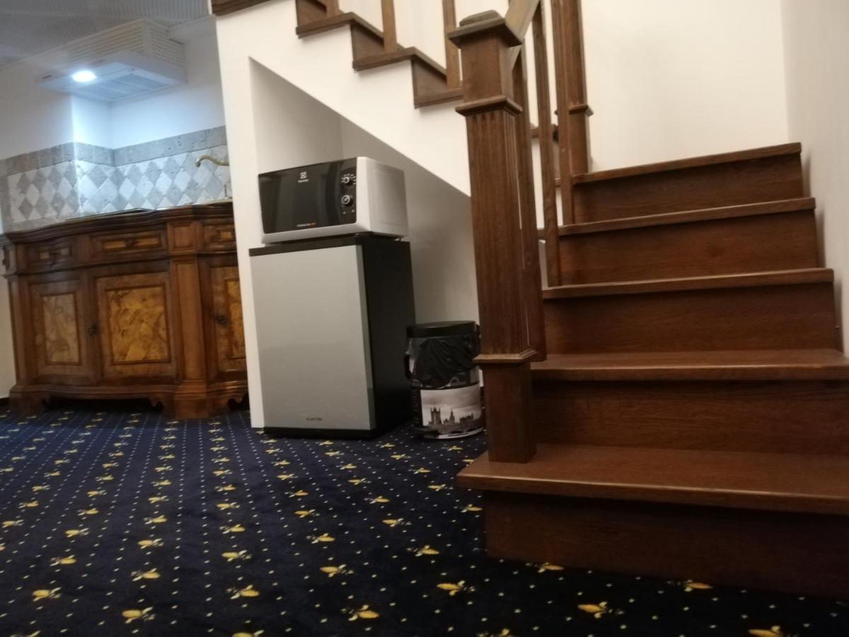 Weiss Little Palace Брашов Экстерьер фото