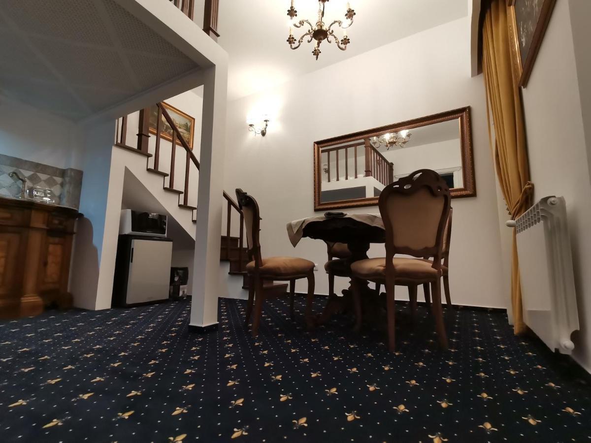 Weiss Little Palace Брашов Экстерьер фото