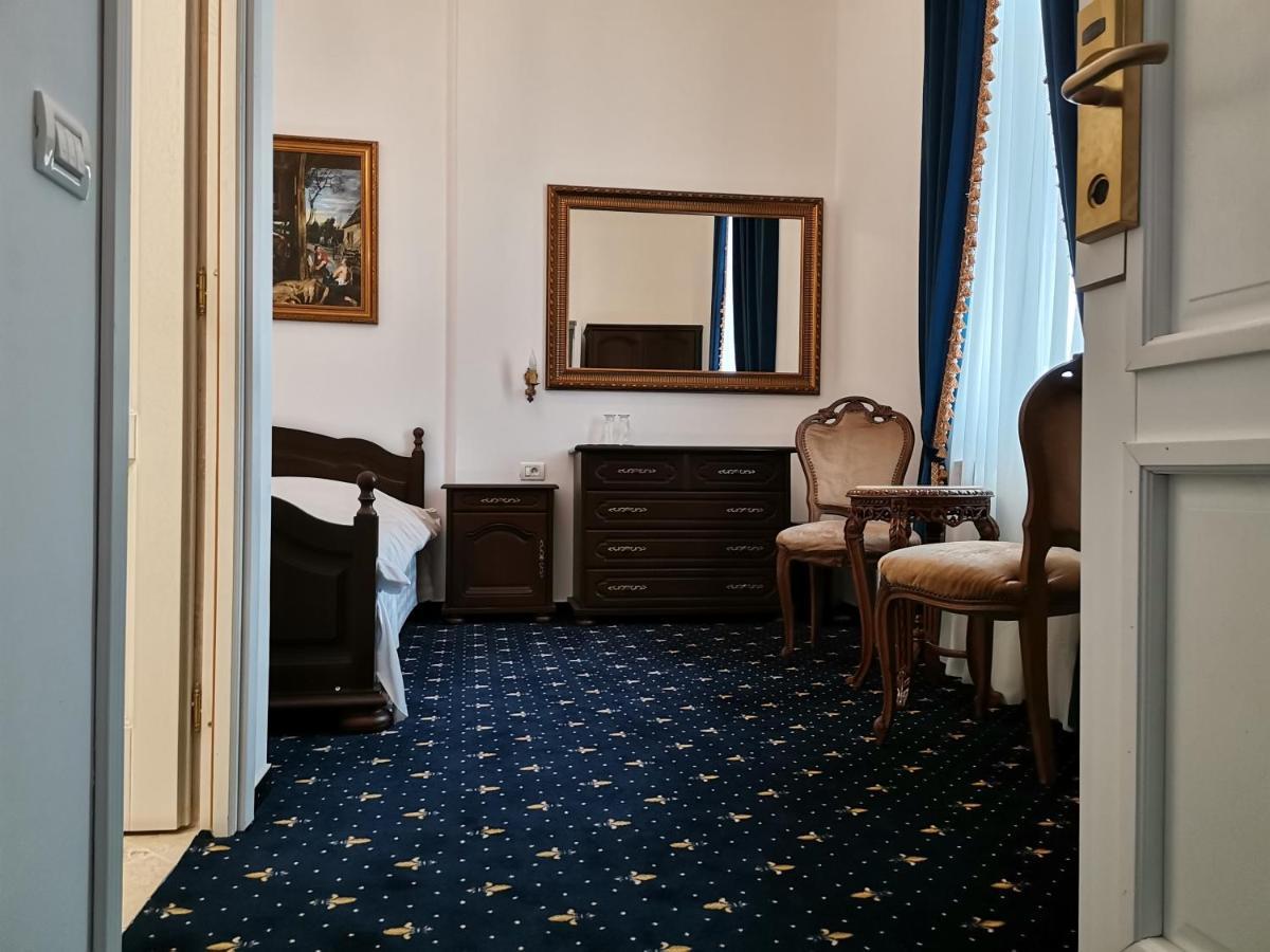 Weiss Little Palace Брашов Экстерьер фото