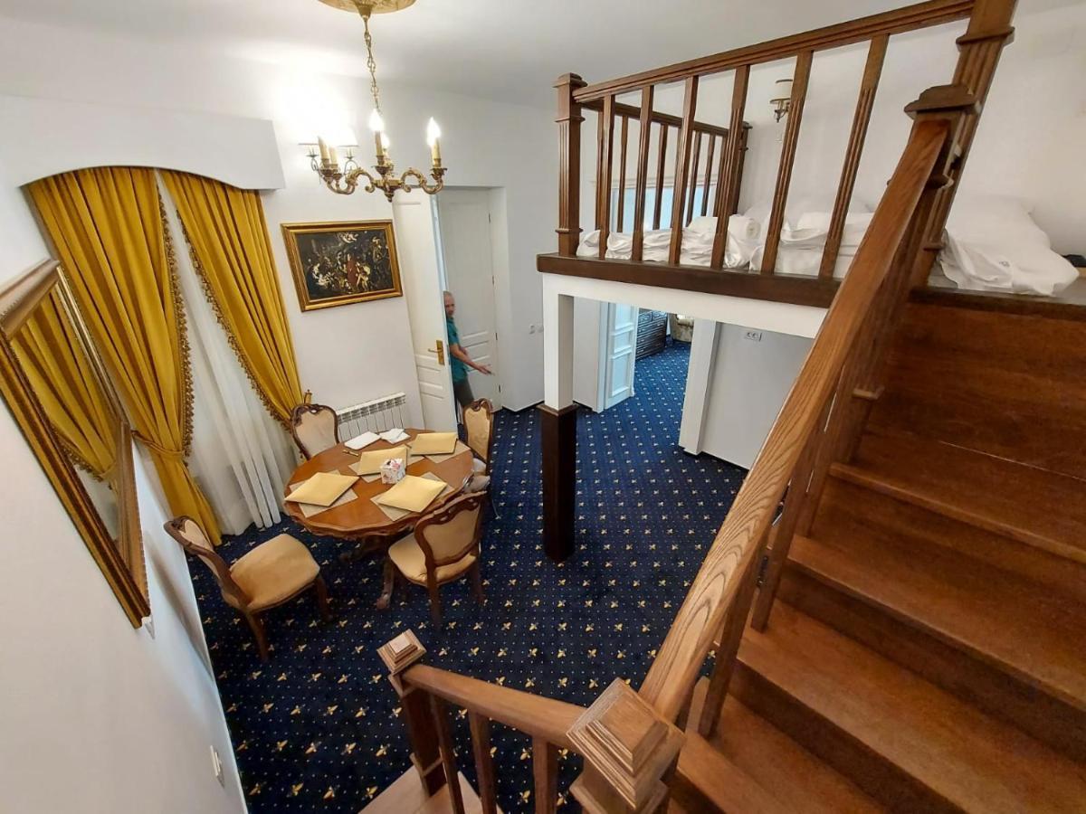 Weiss Little Palace Брашов Экстерьер фото